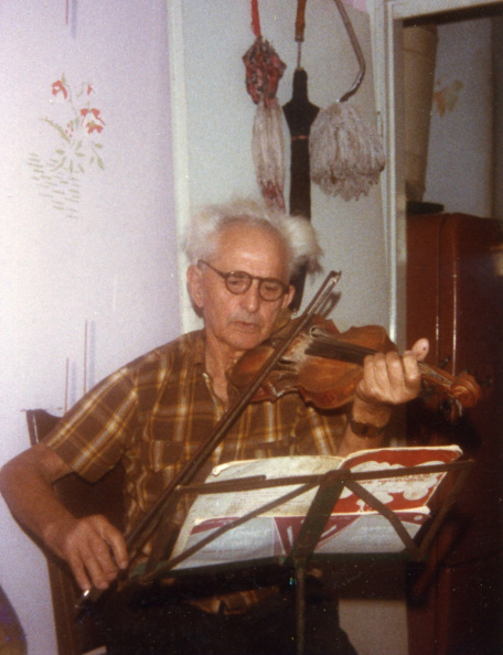 Kalman-Klein-Playing-Violin.jpg