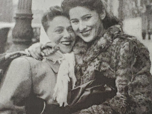 Erika Weiser And Margaret Popovitz In New York About 1950